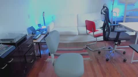 Snapshot of andy0pandi chatting on September 23, 2025, 3:37 pm Andrew online show from September 23, 2025, 3:37 pm