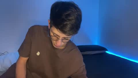 Snapshot of andy_collins__ chatting on March 3, 2025, 10:42 pm andy_collins__ online show from March 3, 2025, 10:42 pm