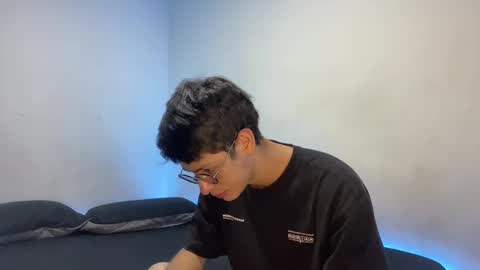 Snapshot of andy_collins__ chatting on March 9, 2025, 11:03 pm andy_collins__ online show from March 9, 2025, 11:03 pm