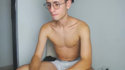 Snapshot of andy_collins__ chatting on November 11, 2025, 3:28 am andy_collins__ online show from November 11, 2025, 3:28 am