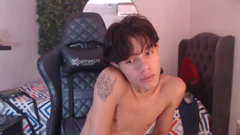 andy_dan1 online show from December 18, 2024, 2:06 pm