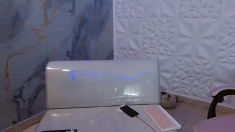 andy_dan1 online show from April 6, 2026, 9:05 pm