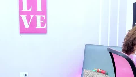 Snapshot of andy_gamboa chatting on February 6, 2025, 11:32 am Andrea online show from February 6, 2025, 11:32 am