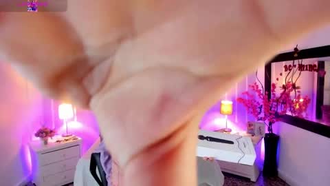 Snapshot of andy_gamboa chatting on November 10, 2025, 1:21 pm Andrea online show from November 10, 2025, 1:21 pm