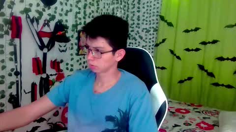 Snapshot of andy_gray01 chatting on November 10, 2025, 12:04 pm Andy Gray online show from November 10, 2025, 12:04 pm