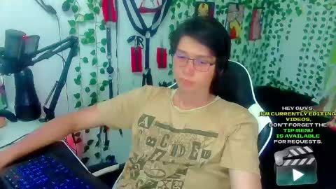 Snapshot of andy_gray01 chatting on April 14, 2026, 12:16 am Andy Gray online show from April 14, 2026, 12:16 am