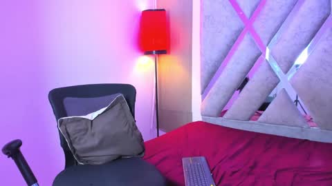 andy_jones7 online show from September 27, 2025, 3:33 am