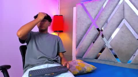 andy_jones7 online show from October 2, 2025, 3:13 am