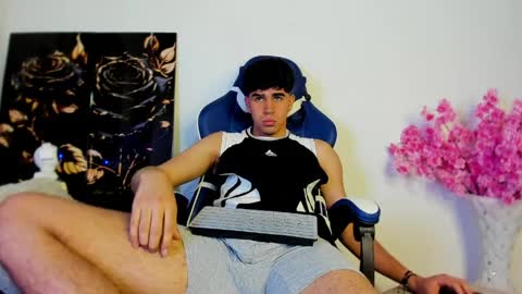 Snapshot of andy_wood1 chatting on April 11, 2026, 6:56 pm andy_wood1 online show from April 11, 2026, 6:56 pm