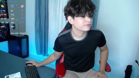 Snapshot of andyboy_19 chatting on December 28, 2024, 11:37 pm andy online show from December 28, 2024, 11:37 pm