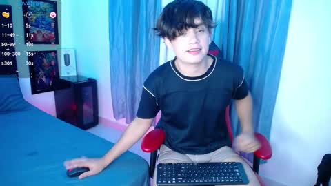 Snapshot of andyboy_19 chatting on January 22, 2025, 3:20 am andy online show from January 22, 2025, 3:20 am