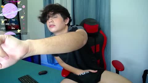 Snapshot of andyboy_19 chatting on February 27, 2025, 12:43 am andy online show from February 27, 2025, 12:43 am