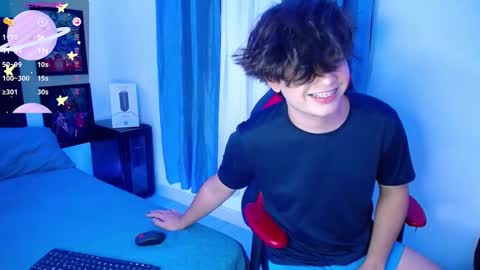 Snapshot of andyboy_19 chatting on March 10, 2025, 12:51 am andy online show from March 10, 2025, 12:51 am