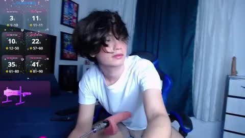 Snapshot of andyboy_19 chatting on November 17, 2025, 10:15 pm andy online show from November 17, 2025, 10:15 pm