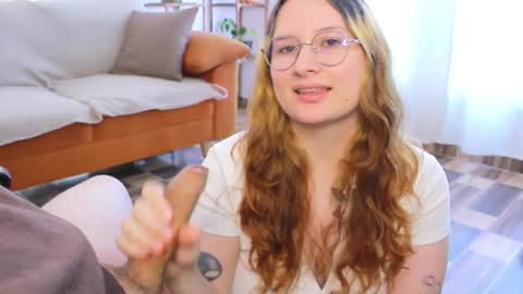 Cherry online show from December 1, 2025, 3:17 pm