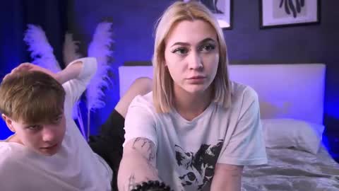 Mandy and Andy online show from September 25, 2025, 6:44 pm