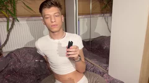 Snapshot of andytwinkkk chatting on January 25, 2025, 2:36 pm AndyTwinkkk online show from January 25, 2025, 2:36 pm
