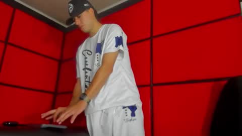 --- Aneek--- online show from October 18, 2025, 4:15 am