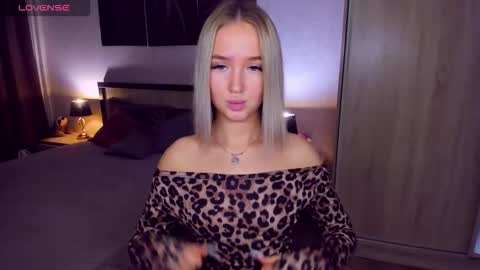 Anfisa online show from October 12, 2025, 2:27 pm