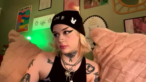 ang3lmorgu3 online show from December 22, 2025, 7:11 pm