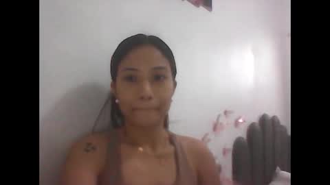 Snapshot of ange011 chatting on April 25, 2026, 8:17 am ange011 online show from April 25, 2026, 8:17 am