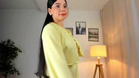 Snapshot of angel__kim chatting on April 3, 2026, 5:22 pm angel__kim online show from April 3, 2026, 5:22 pm