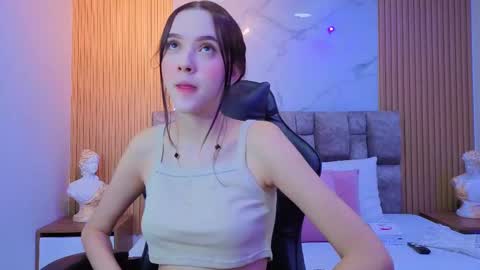 Snapshot of angel__kiss chatting on November 18, 2025, 11:25 am angel__kiss online show from November 18, 2025, 11:25 am