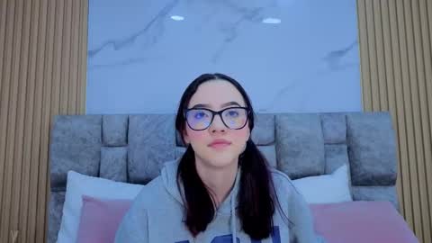 Snapshot of angel__kiss chatting on January 10, 2026, 12:07 pm angel__kiss online show from January 10, 2026, 12:07 pm