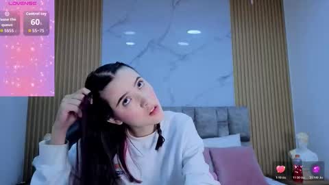 Snapshot of angel__kiss chatting on January 13, 2026, 11:59 am angel__kiss online show from January 13, 2026, 11:59 am