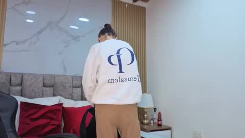 Snapshot of angel__kiss chatting on February 24, 2026, 11:41 am angel__kiss online show from February 24, 2026, 11:41 am