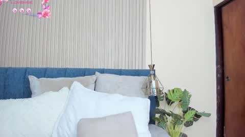 angel__ponce online show from October 5, 2025, 1:09 pm