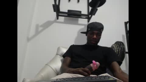 Snapshot of angel_blakee chatting on December 4, 2024, 4:10 am Angel Blake online show from December 4, 2024, 4:10 am