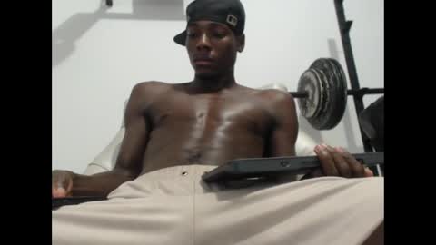 Snapshot of angel_blakee chatting on December 4, 2024, 10:08 pm Angel Blake online show from December 4, 2024, 10:08 pm