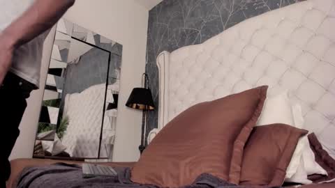 angel bllack online show from September 13, 2025, 4:56 am