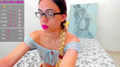 Snapshot of angel_blondie_ chatting on January 9, 2025, 7:52 am Anglica online show from January 9, 2025, 7:52 am