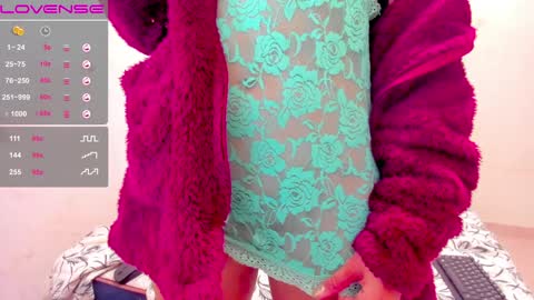 Snapshot of angel_blondie_ chatting on January 10, 2025, 7:46 am Anglica online show from January 10, 2025, 7:46 am