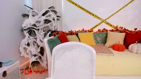 Snapshot of angel_claire chatting on October 31, 2025, 9:16 pm Claire - be back soon online show from October 31, 2025, 9:16 pm