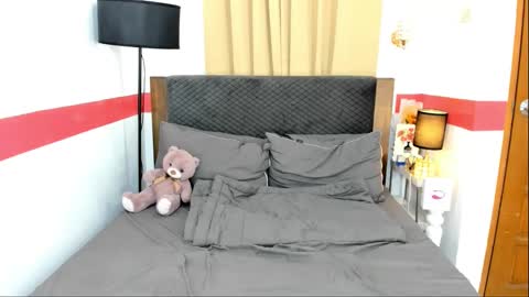 Angel online show from December 2, 2024, 1:25 am