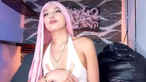 Snapshot of angel_dragun chatting on July 23, 2026, 3:26 am Angel-dragun online show from July 23, 2026, 3:26 am