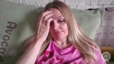 Snapshot of angel_girllovemy chatting on March 3, 2026, 8:53 am ANGEL online show from March 3, 2026, 8:53 am