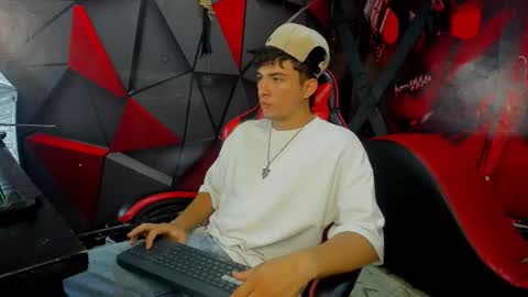 Angel online show from November 23, 2025, 9:25 pm