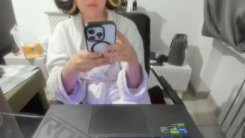 Snapshot of angel_lee__ chatting on January 24, 2025, 4:28 pm angel_lee__ online show from January 24, 2025, 4:28 pm