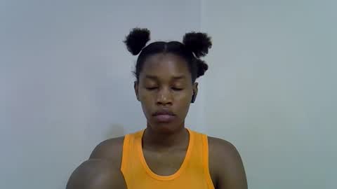 angel_mia5 online show from November 12, 2025, 4:40 pm