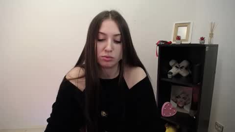 Snapshot of angel_silenia chatting on January 7, 2026, 12:07 pm angel_silenia online show from January 7, 2026, 12:07 pm