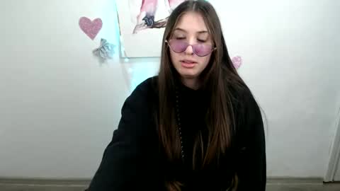 Snapshot of angel_silenia chatting on January 13, 2026, 7:57 am angel_silenia online show from January 13, 2026, 7:57 am