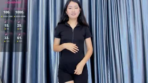 angel_soo online show from November 11, 2025, 1:22 pm