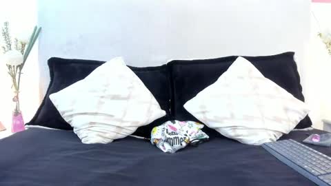 angel_velvet_ online show from February 28, 2026, 2:18 pm