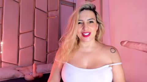 Snapshot of angel_vibes_ chatting on April 17, 2026, 4:21 pm Angel online show from April 17, 2026, 4:21 pm