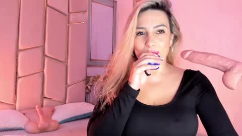 Snapshot of angel_vibes_ chatting on May 15, 2026, 4:25 pm Angel online show from May 15, 2026, 4:25 pm