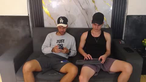 angel_villareal_ online show from February 28, 2026, 4:35 am